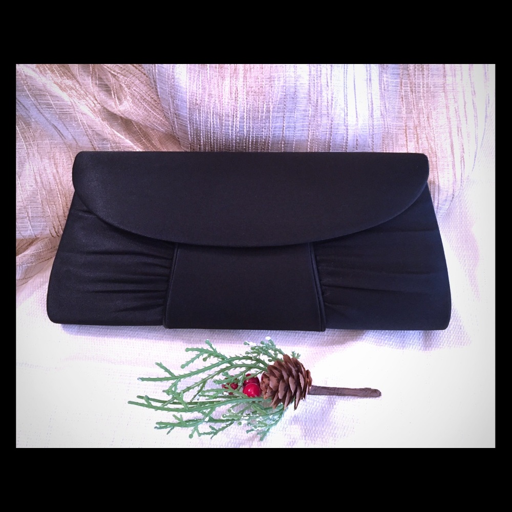Silky Black Purse for your evening dress!